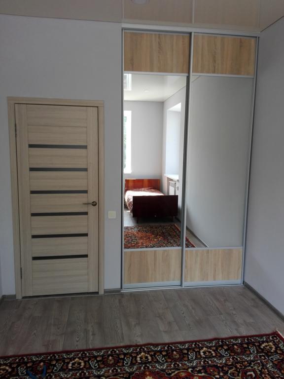 Apartment on Kryvorizhstal Street 35 Krywyj Rih Exterior foto